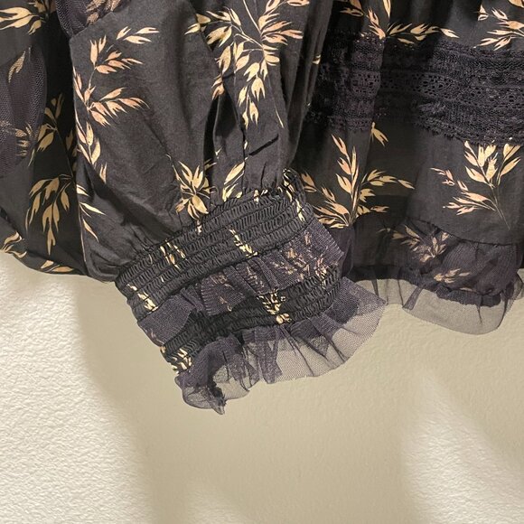 (NWT) BY ANTHROPOLOGIE V-Neck Lace & Ruffle Leaf Print Blouse, Black/Tan - 3X - Picture 4 of 16